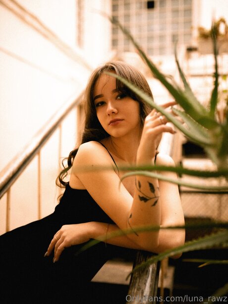 Luna Rawz xxx actress pictures