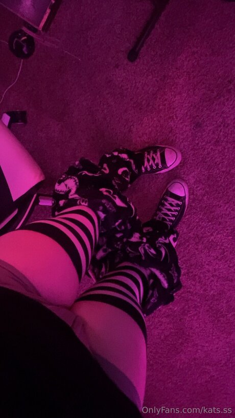 Kats Ss nude model image