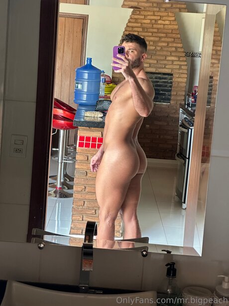 Mr Bigpeach hot actress pics