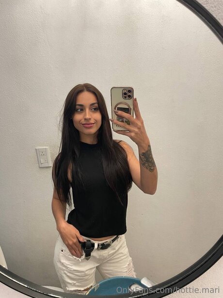 Hottie Mari sex actress galleries