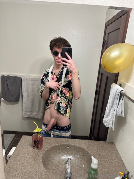 asian american onlyfans top picture