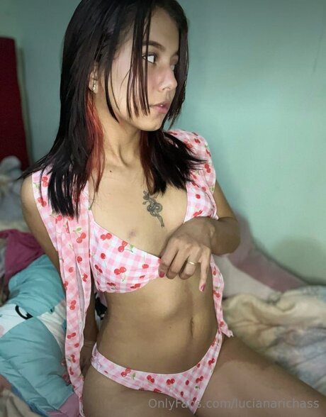 Lucianarichass sexy model image