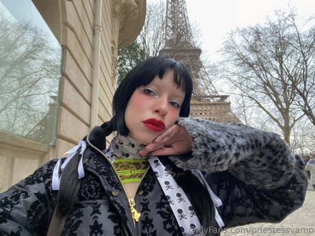 Priestessvamp xxx model pic