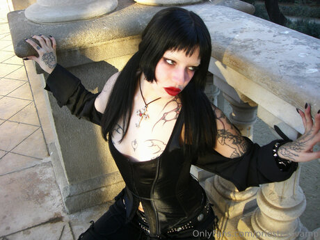 Priestessvamp model hd image