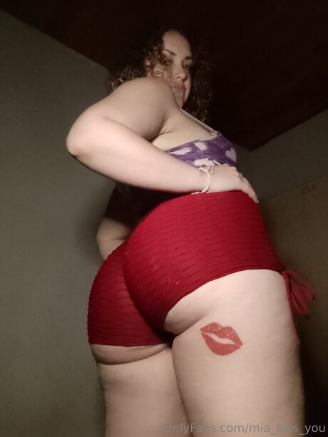 Mia Kiss You model pretty photos