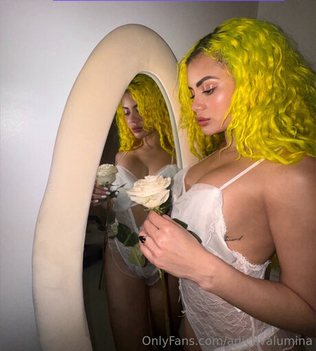 Adictivalumina nude pornstar img