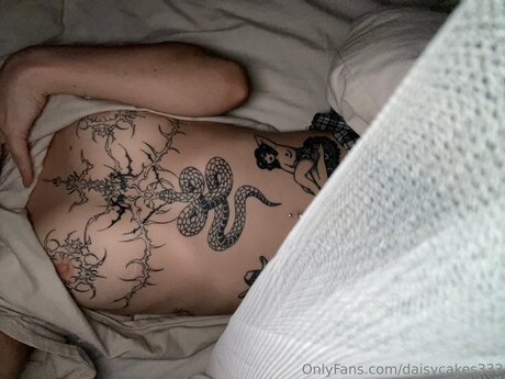 Babyfaint naked model pics