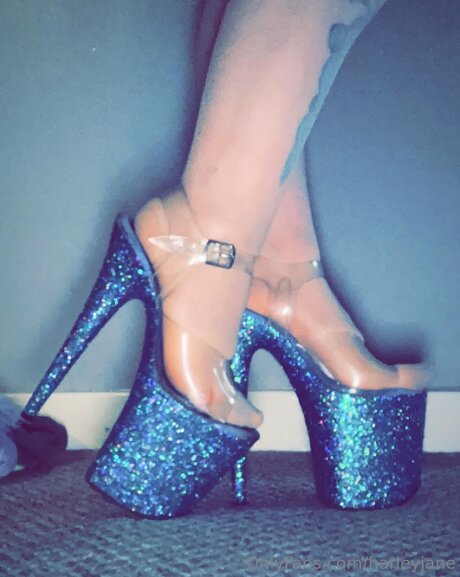 Harleyjane naked star img