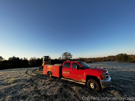 Countrycabin pornographic star picture