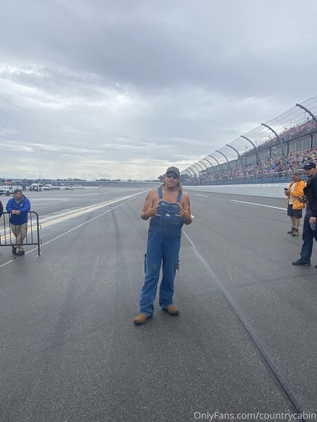 Countrycabin star erotic pictures