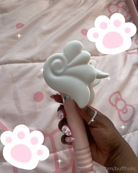 Buffholic naked star photo