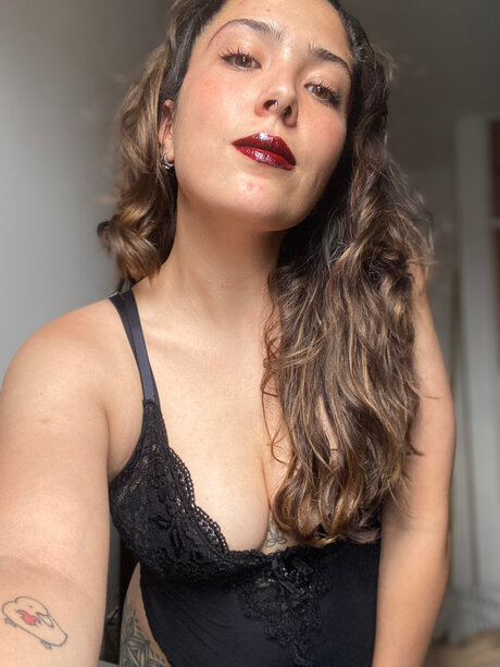 Kinkydaniela pornographic model img