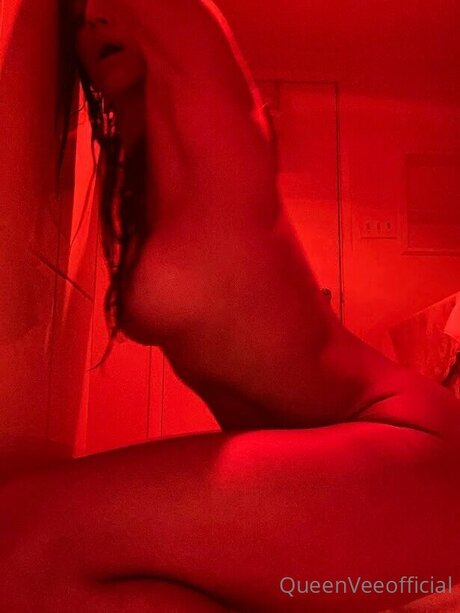 Queenvee Sexy nice pornstar pictures