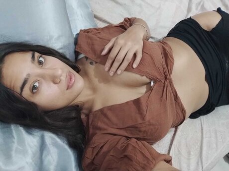 Jjnihbgycoyfvbk pornographic model img