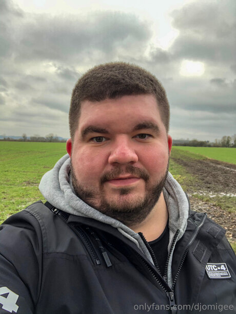 Djomigee model perfect photo