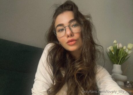 Lovely Lilly Me pornstar perfect img