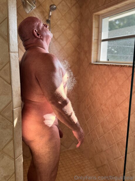 Bigukbear exclusive star image