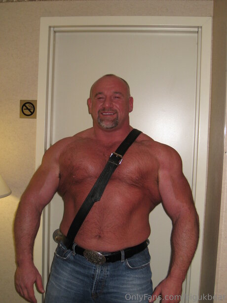 Bigukbear pornstar art images