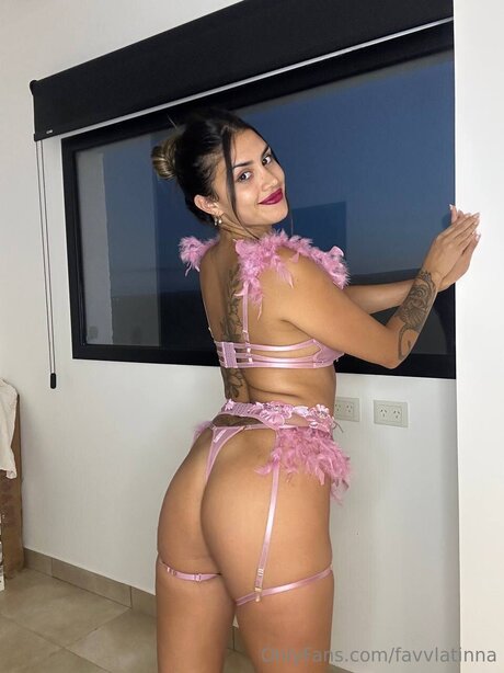 Favvlatinna model nude photos