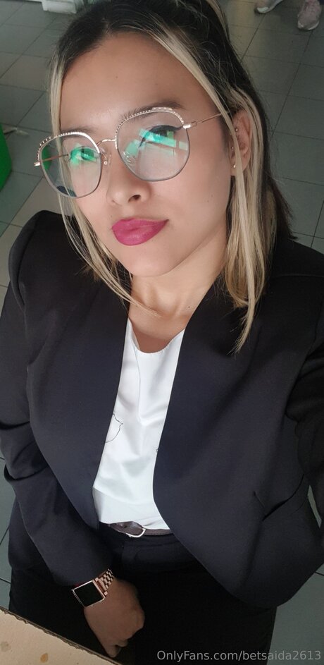 Betsaida2613 nude pornstar photo