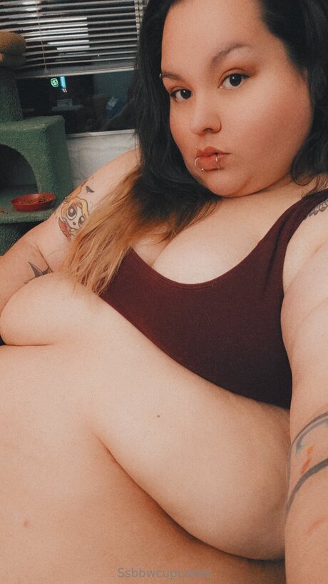 Ssbbwcupcakes beautiful model photo