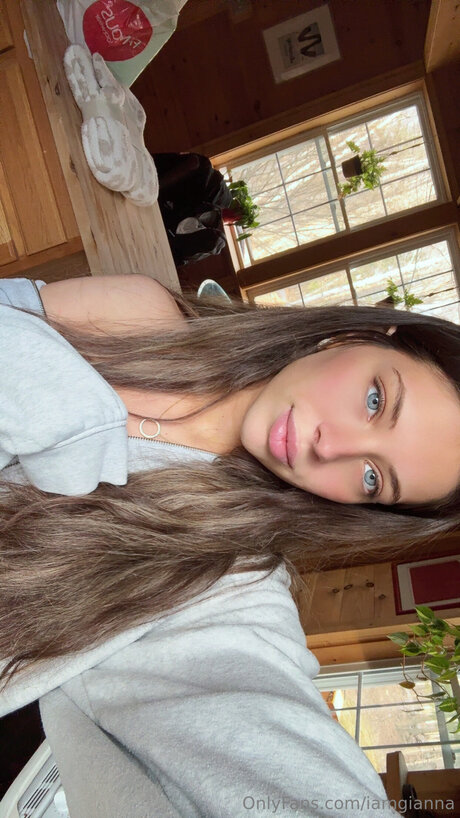 tiny onlyfans beautiful naked galleries