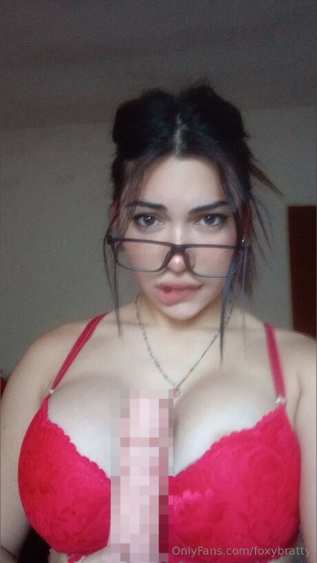 Foxybratty model high quality pictures
