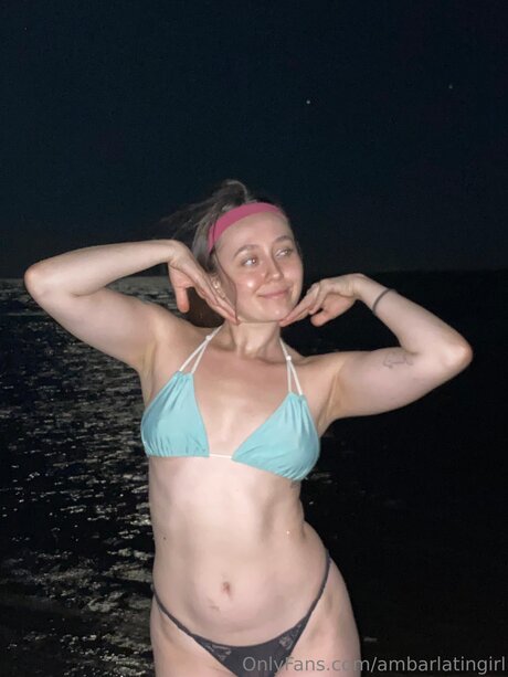 Ambarlatingirl model porn image