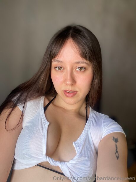 Ambarlatingirl model nudes photo