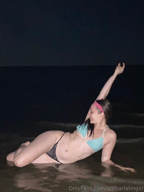 Ambarlatingirl sex model image
