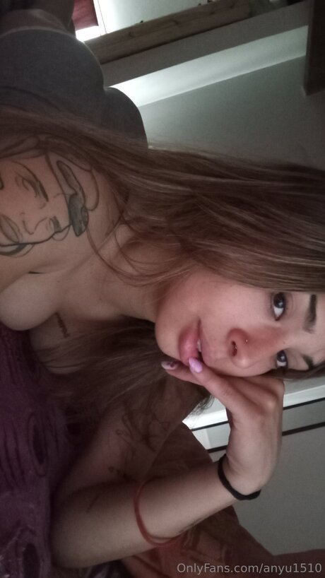 eyes onlyfans sexy pic