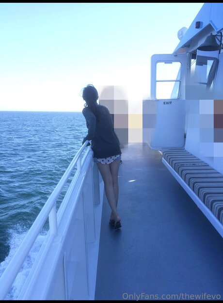 Thewifevo pornstar naked galleries