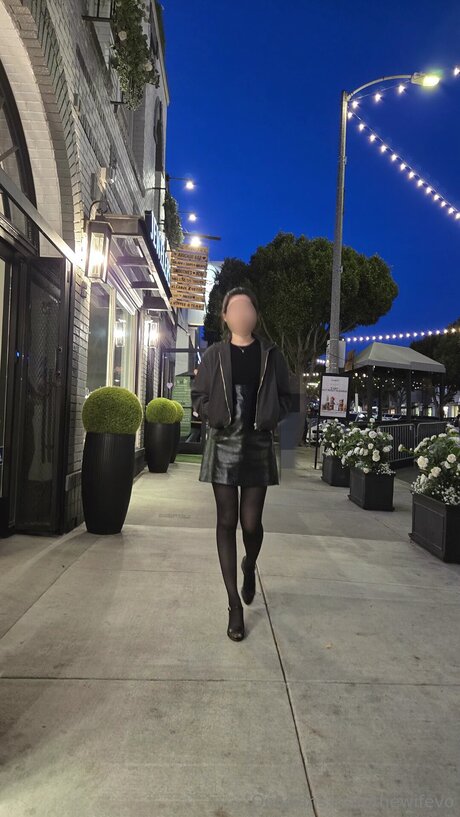 Thewifevo pornstar exclusive picture