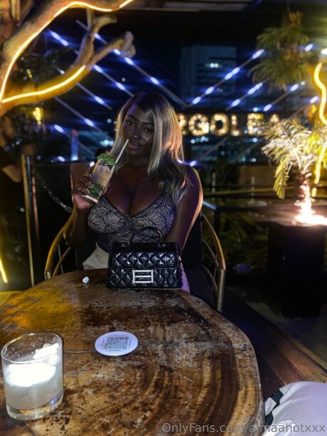 Almaahotxxx exclusive model image