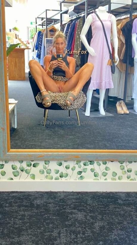 Kumfox pornographic star photos