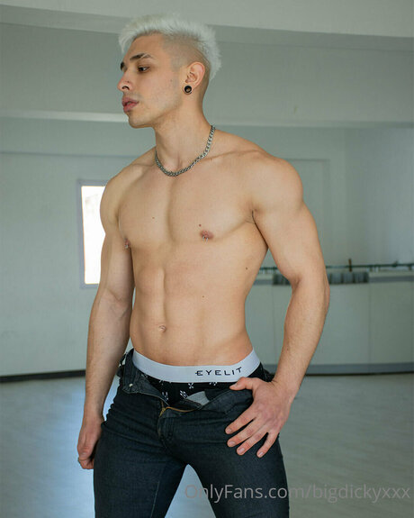 Tomas Rager model perfect pic