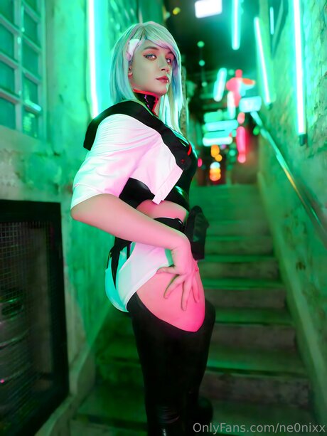 Ne0nixx model pretty img