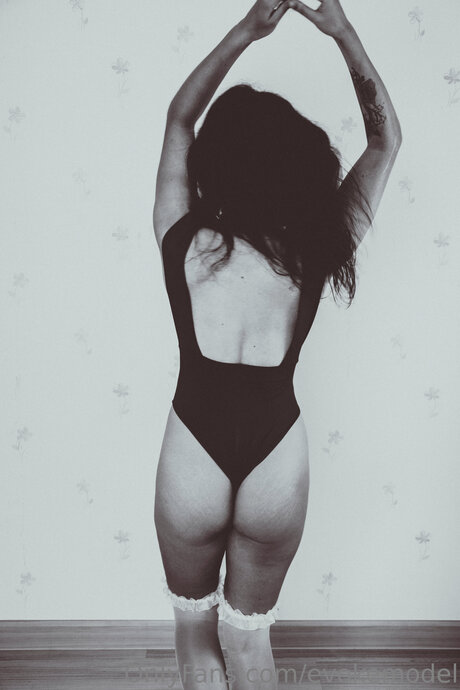 Evokemodel actress image