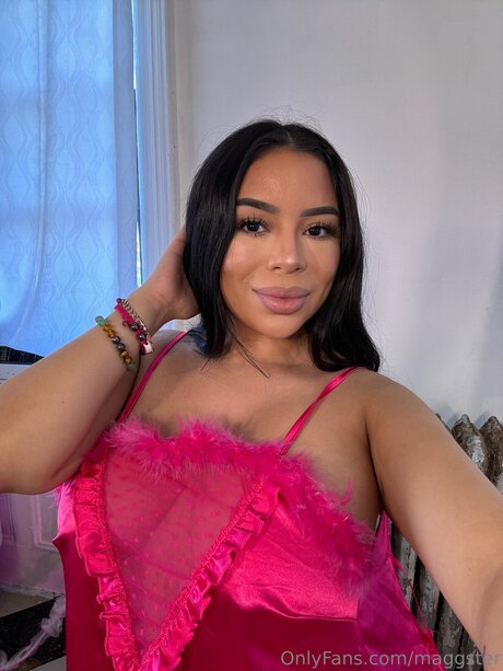 Loveelunaaa naked actress photo