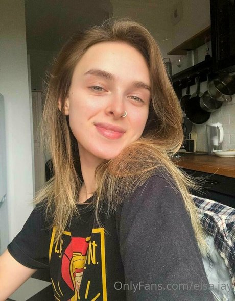 Elsa Jay best model gallery