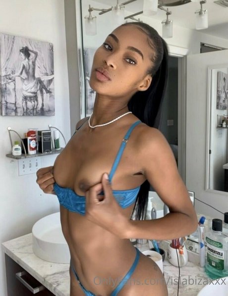 islabizaxxx model sex photo