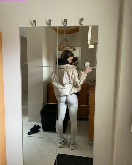 Mira Szalma star perfect image