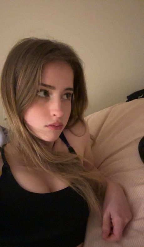 Mira Szalma model adult pictures