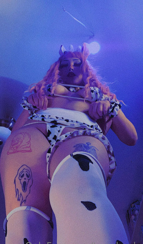 twoghouls pretty actress photos