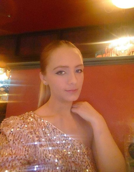 kayleigh95 star art img