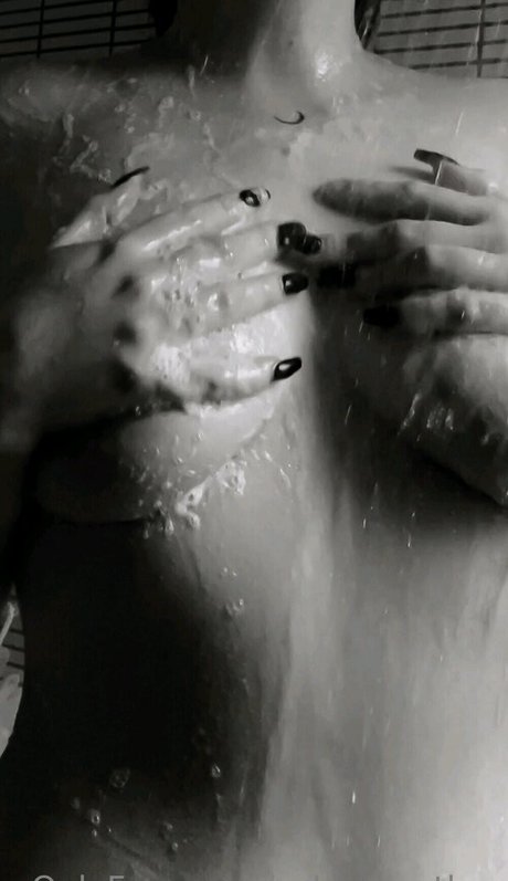 solaraeesther star top gallery