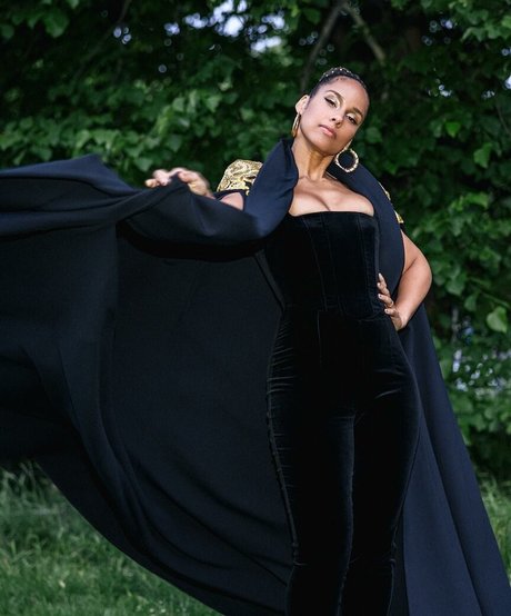 Alicia Keys Quick model image