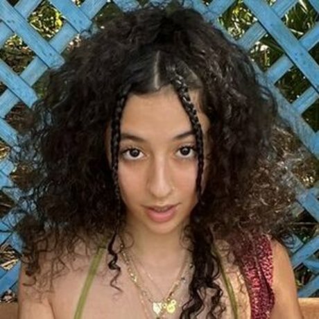 GroovyMya hd actress picture