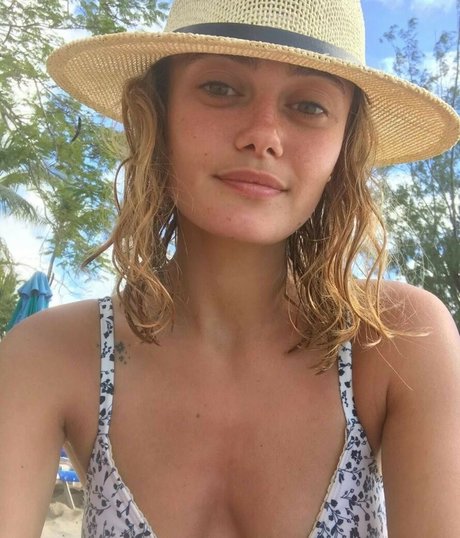 Ella Purnell nudes actress archive