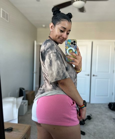 DelilahMoonx model hd pic